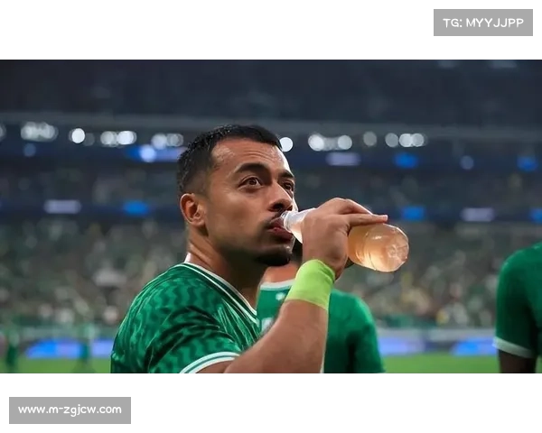 申花中场李可遭队友误伤 脚踝伤势恐将缺席数轮比赛